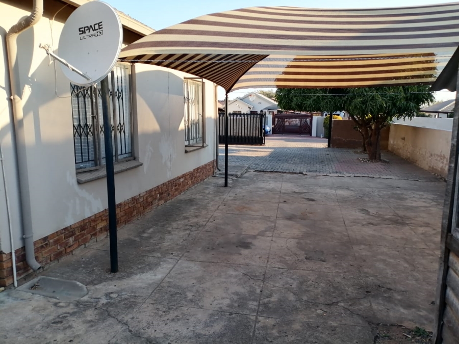 To Let 2 Bedroom Property for Rent in Mabopane Unit X North West